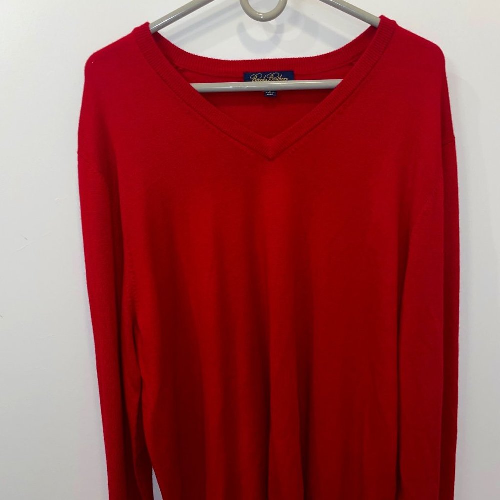 Brooks Brothers Men's Crimson Red Saxxon Wool V-Neck Sweater